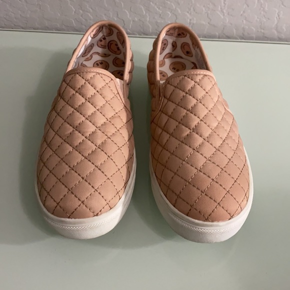 Steve Madden - Picture 2 of 8